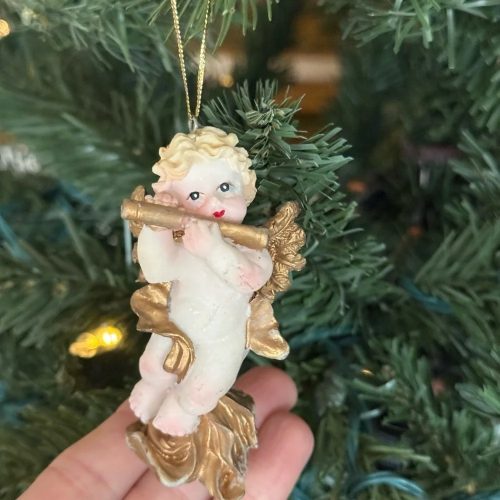 Vintage 1979 Gold and Cream Angel Ornament